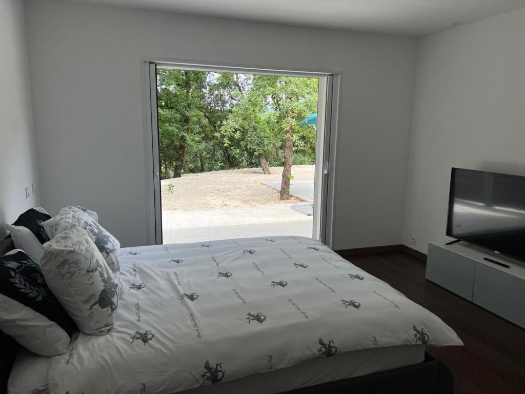 Brand New Villa With Fully Intergrated Air Conditioning & Private Pool, Overlooking Forest Sardan Екстериор снимка
